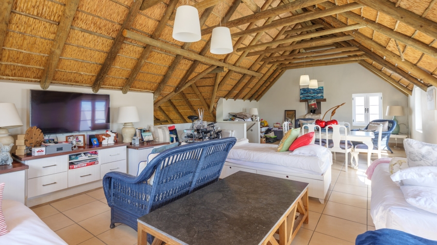 6 Bedroom Property for Sale in Struisbaai Western Cape